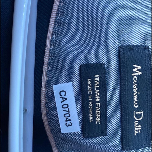 Massimo dutti blazer. Price negotiable. All in CAD - Picture 2 of 4